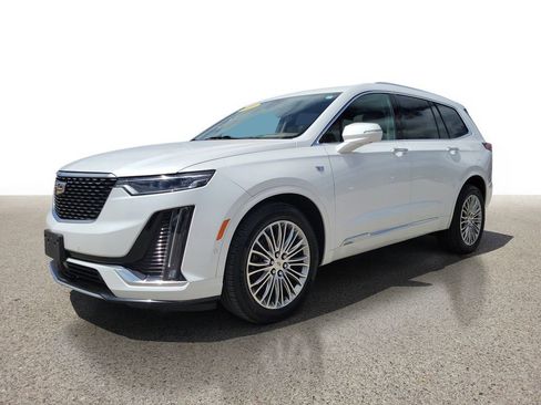 Used 2020 Cadillac XT6 Premium Luxury w/ Platinum Package AWD/4WD image 2