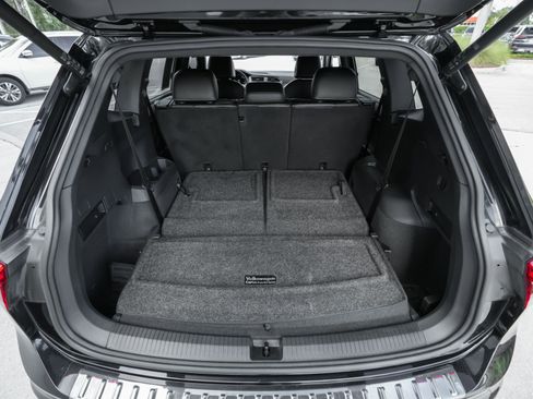 Used 2022 Volkswagen Tiguan SE R-Line image 41