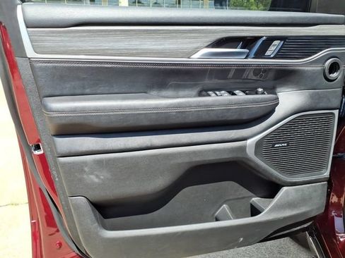 Used 2024 Jeep Wagoneer Series II w/ Flexible Seating Group RWD image 21