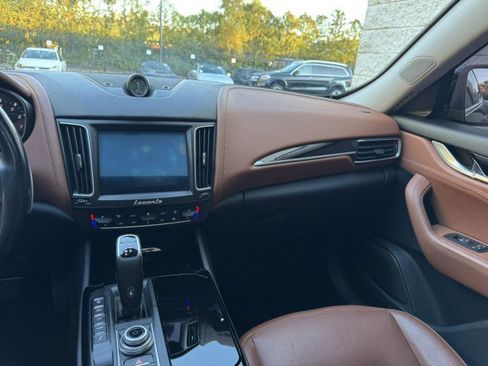 Used 2019 Maserati Levante S image 25