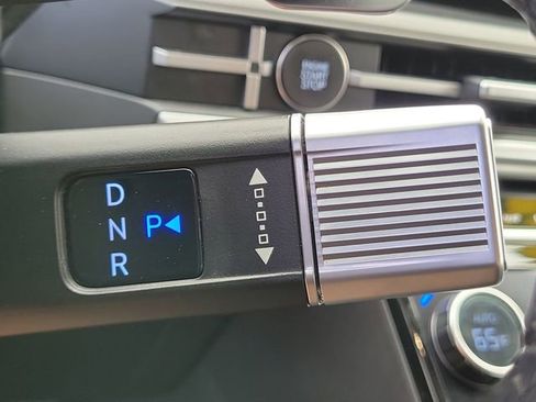 Used 2025 Hyundai Santa Fe SEL FWD image 31