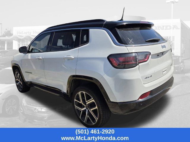 Used 2025 Jeep Compass Limited w/ Elite Group AWD/4WD image 3