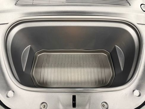 Used 2021 Tesla Model Y Performance image 9