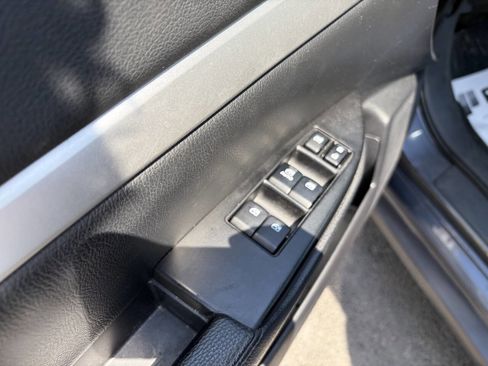 Used 2014 Subaru Legacy 2.5i image 8