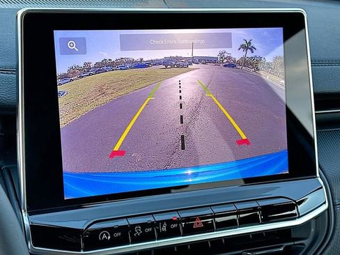 Used 2026 Jeep Compass Latitude image 13