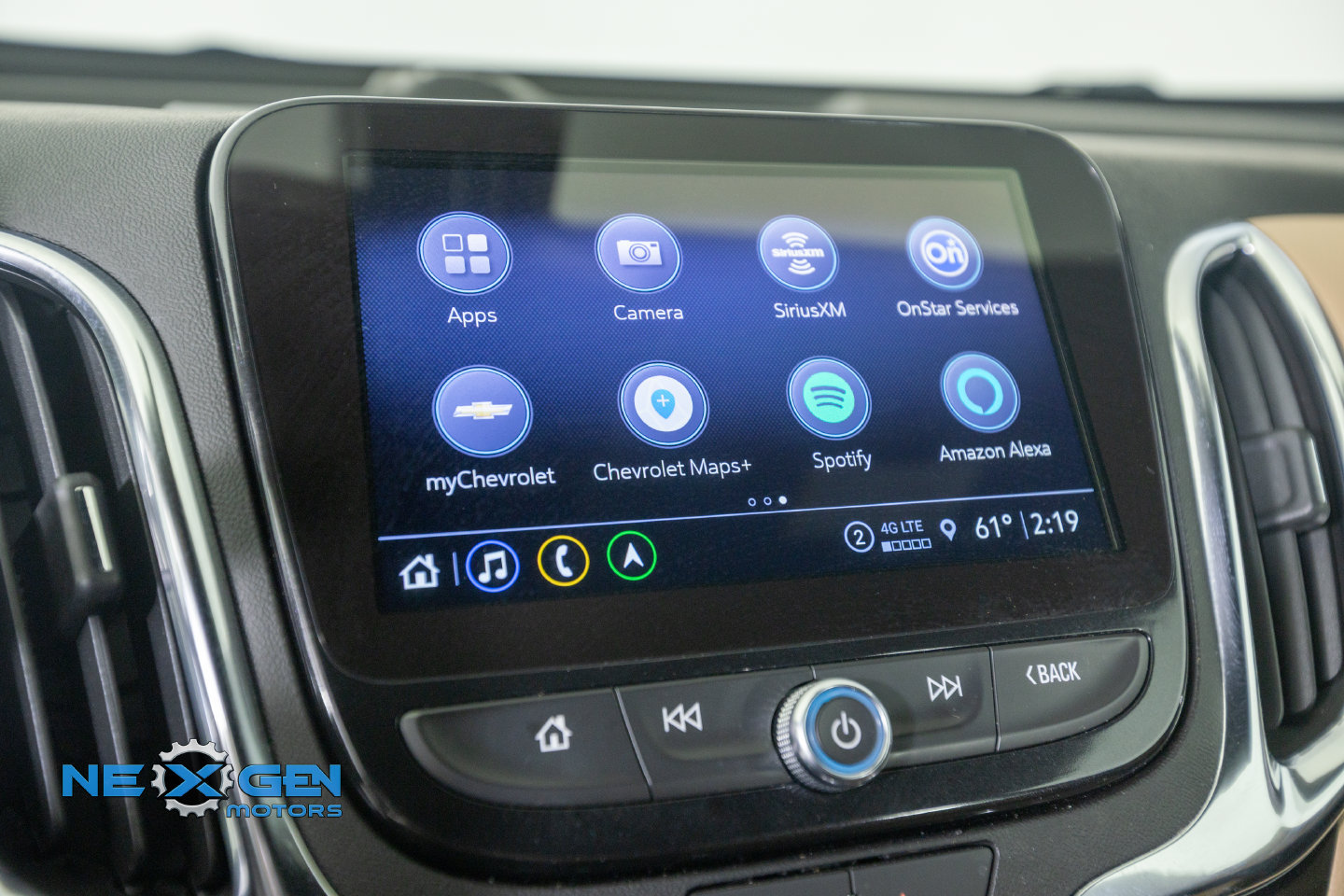Used 2024 Chevrolet Equinox Premier AWD/4WD image 23