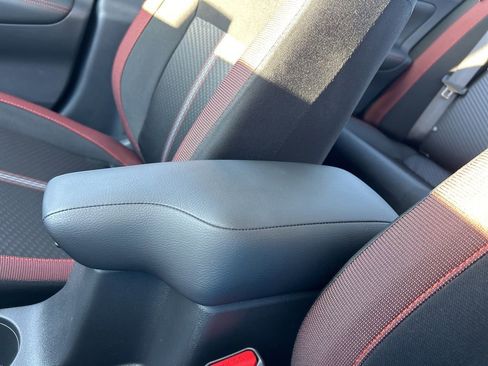 New 2025 Nissan Versa SR w/ Trunk Package image 29