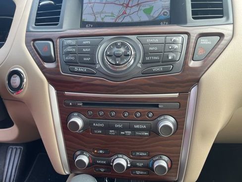 Used 2020 Nissan Pathfinder Platinum image 18