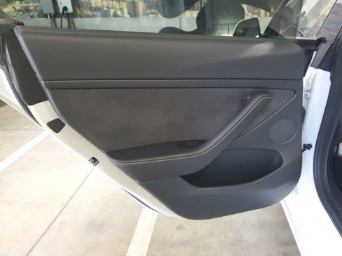 Used 2021 Tesla Model 3 Standard Range Plus RWD image 17
