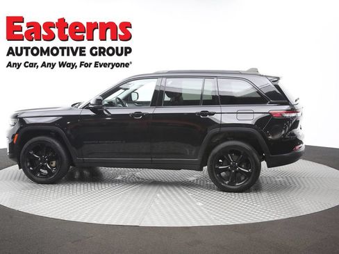 Used 2023 Jeep Grand Cherokee Limited w/ Black Appearance Package AWD/4WD image 63