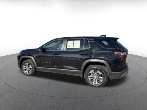 Used 2025 Chevrolet Equinox LT AWD/4WD image 8