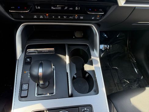 Used 2025 MAZDA CX-90 Plug-In Hybrid w/Premium Sport image 22