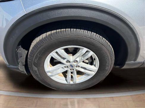 Used 2023 Ford Explorer XLT image 32