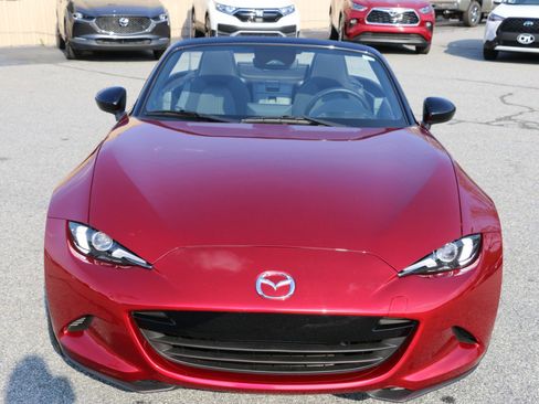 Used 2025 MAZDA MX-5 Miata Sport RWD image 11