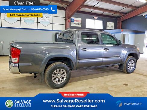Used 2017 Toyota Tacoma 4x4 Double Cab image 4