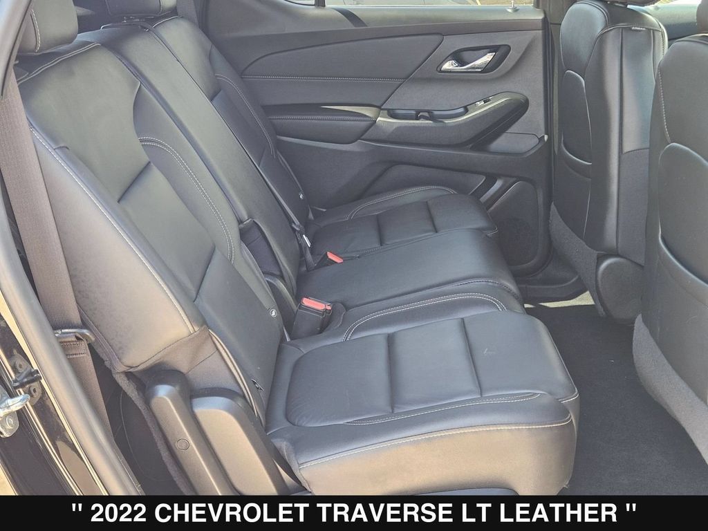 Used 2022 Chevrolet Traverse LT FWD image 27