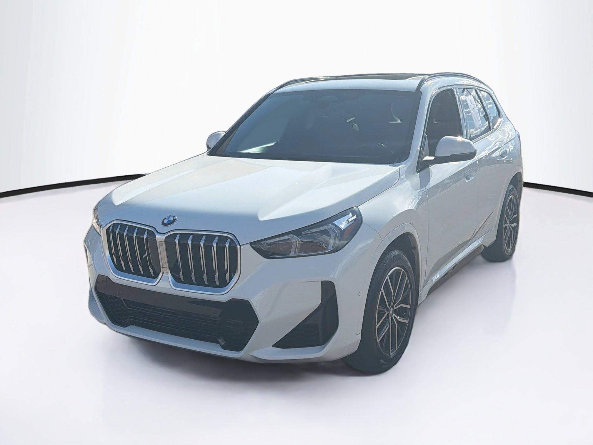 Used 2026 BMW X1 xDrive28i AWD/4WD image 3