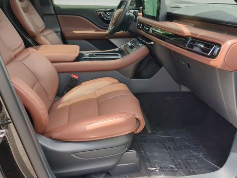 New 2026 Lincoln Aviator Reserve AWD/4WD image 24