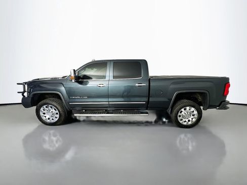Used 2018 GMC Sierra 2500 Denali w/ Duramax Plus Package AWD/4WD image 4