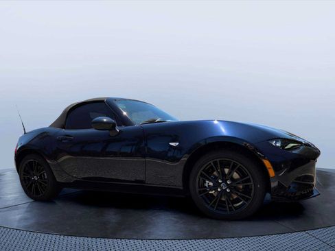 New 2026 MAZDA MX-5 Miata Club w/ Interior Package RWD image 1