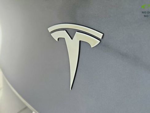 Used 2023 Tesla Model Y Performance image 16