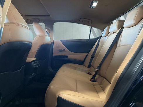 Certified 2025 Lexus ES 350 w/ Premium Package image 12