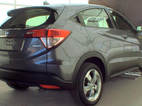 Used 2019 Honda HR-V LX image 3