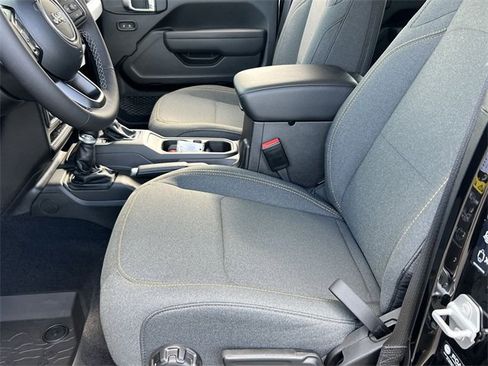 New 2025 Jeep Gladiator Sport image 21