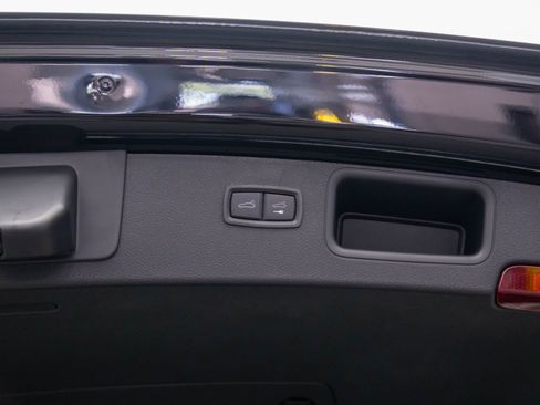 New 2026 Porsche Macan image 29