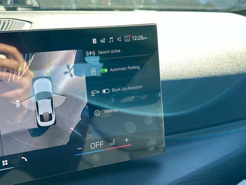 Used 2025 BMW 430i xDrive Coupe w/ M Sport Package image 38