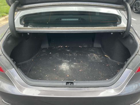 Used 2019 Toyota Camry SE FWD image 8