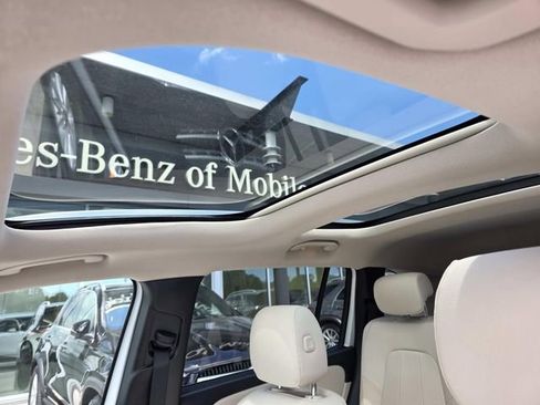Used 2025 Mercedes-Benz GLB 250 image 7