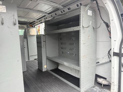 Used 2013 Chevrolet Express 2500 RWD image 10
