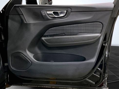 Certified 2023 Volvo XC60 B5 Core image 25