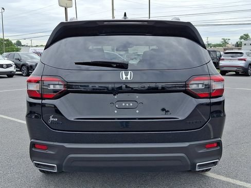 Certified 2023 Honda Pilot Sport image 5