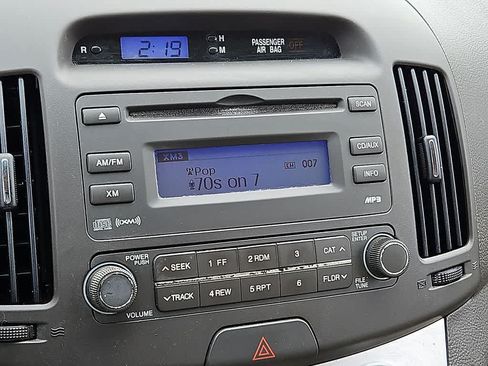 Used 2010 Hyundai Elantra GLS FWD image 16