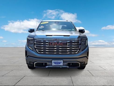 Used 2025 GMC Sierra 1500 Denali AWD/4WD image 2