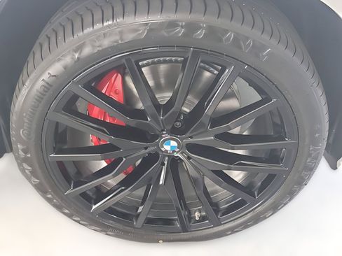 Used 2026 BMW X5 sDrive40i w/ M Sport Package image 3