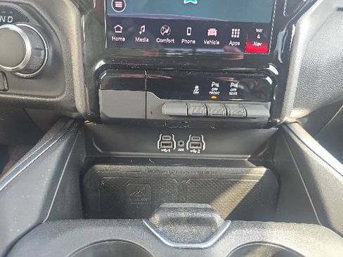 Used 2025 RAM 1500 Big Horn AWD/4WD image 25
