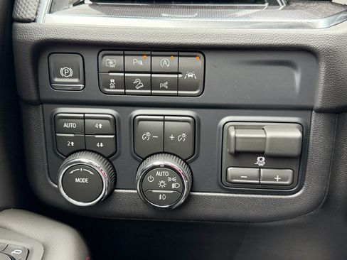 New 2026 Chevrolet Suburban RST w/ Comfort Package AWD/4WD image 6