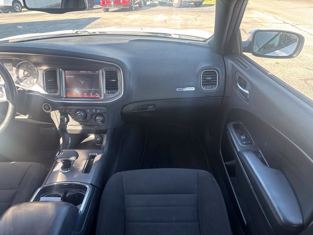 Used 2014 Dodge Charger SXT RWD image 24