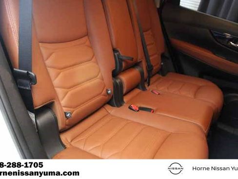 Used 2018 Nissan Rogue SL w/ Premium Package FWD image 7