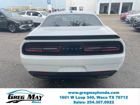 Used 2016 Dodge Challenger SXT w/ Cold Weather Group RWD image 4