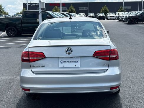 Used 2015 Volkswagen Jetta SE FWD image 4