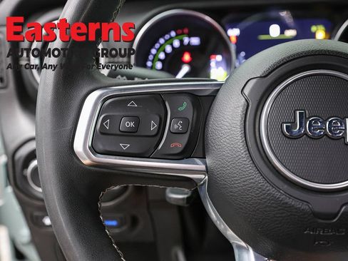 Used 2023 Jeep Wrangler Unlimited Sahara w/ Cold Weather Group AWD/4WD image 15
