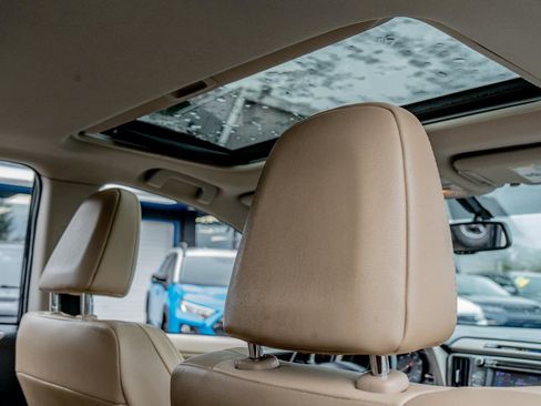 Used 2013 Toyota RAV4 Limited image 35