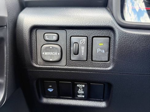 Used 2016 Toyota 4Runner Limited AWD/4WD image 23
