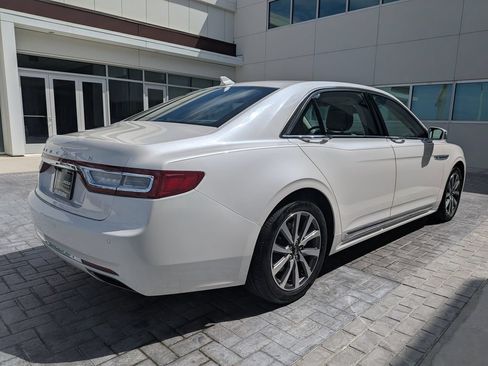 Used 2019 Lincoln Continental Premiere FWD image 4