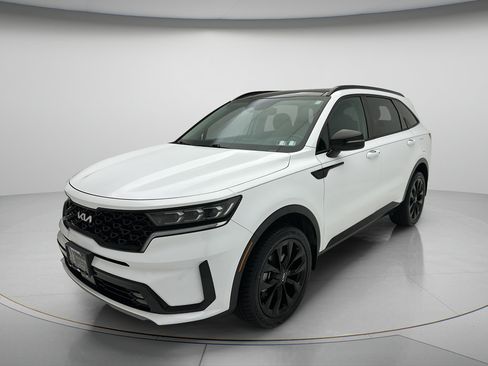 Used 2023 Kia Sorento SX AWD/4WD image 3