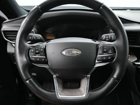 Used 2022 Ford Explorer Platinum w/ Equipment Group 601A image 13